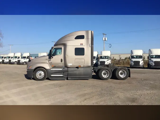 2022 International LT