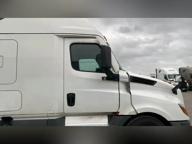 2022 Freightliner Cascadia 126