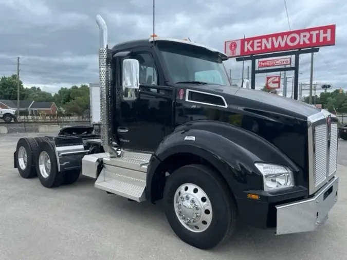 2024 Kenworth T880