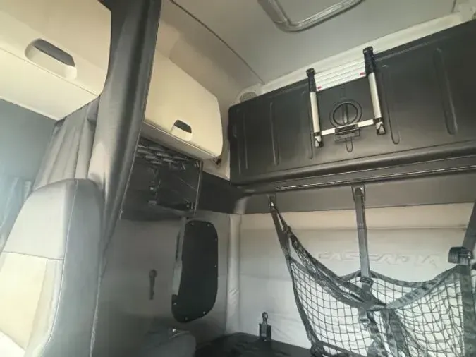 2019 Freightliner New Cascadia 126