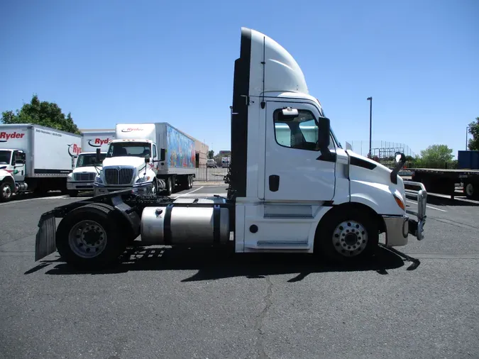 2020 FREIGHTLINER/MERCEDES NEW CASCADIA 116