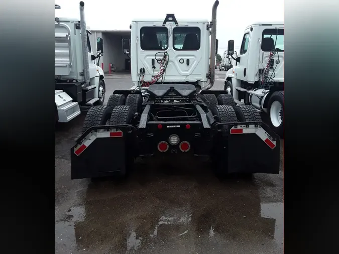 2019 FREIGHTLINER/MERCEDES CASCADIA 125