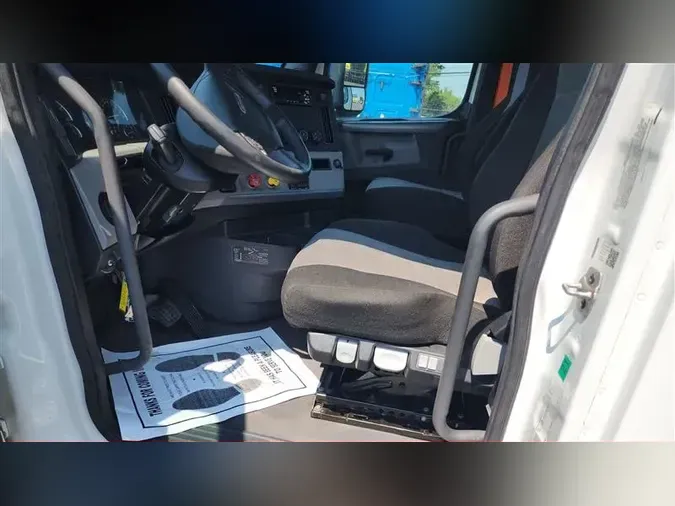 2020 FREIGHTLINER CA126