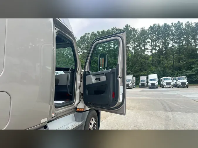 2022 Freightliner Cascadia