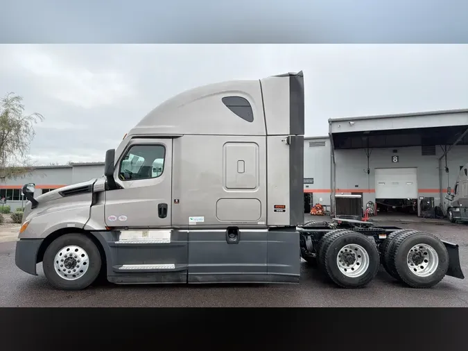 2025 Freightliner Cascadia 126