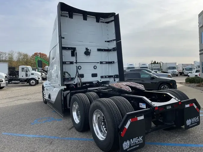 2026 VOLVO VNL64T860