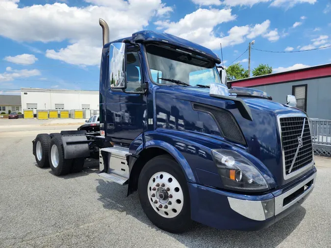 2018 VOLVO VNL64TRACTOR