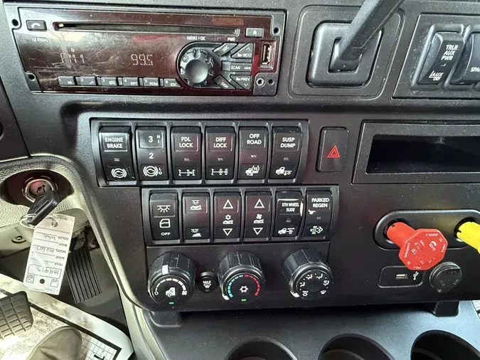 2021 International LT625