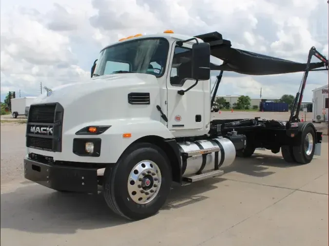2025 Mack MD6