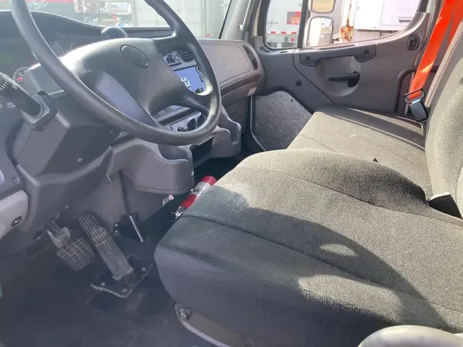 2019 FREIGHTLINER/MERCEDES M2 106
