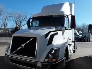 2016 VOLVO VNL42-430