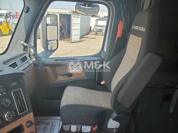 2020 FREIGHTLINER Cascadia 126