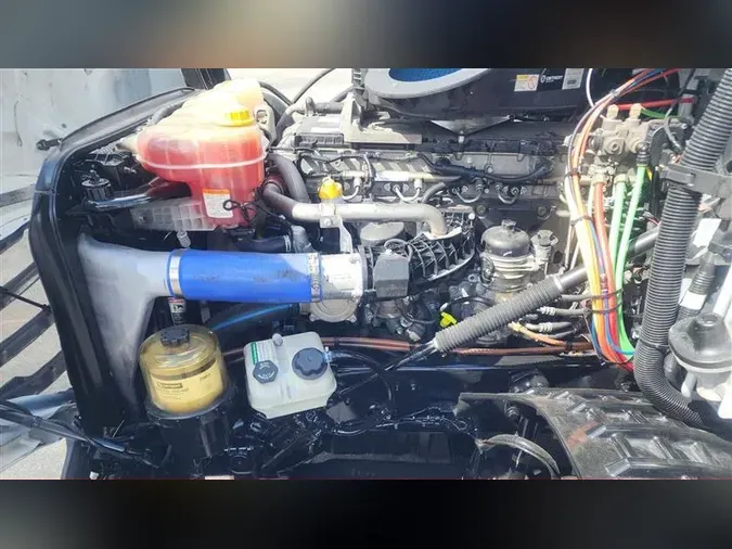 2019 FREIGHTLINER CA126