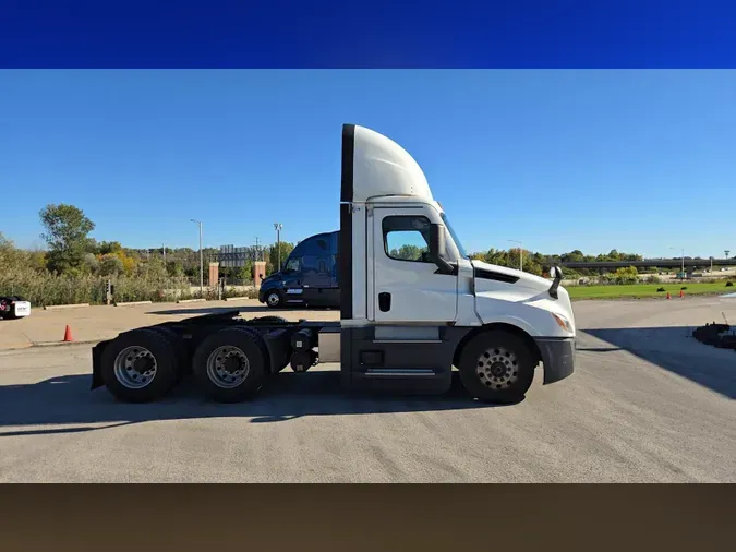 2022 Freightliner Cascadia 126