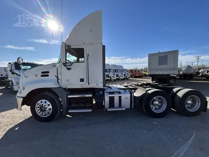 2017 MACK PINNACLE CXU613