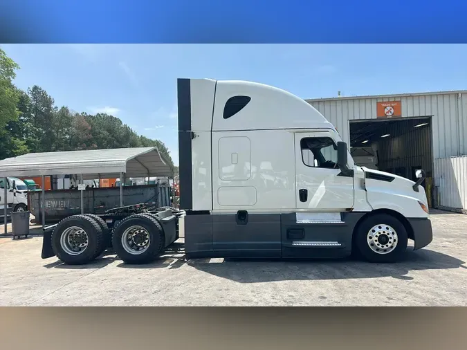2022 Freightliner Cascadia 126