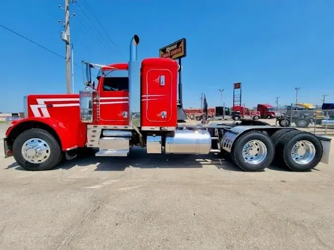 2022 Peterbilt 389