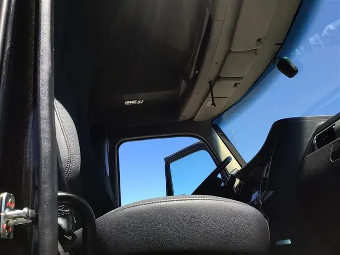 2023 KENWORTH T680