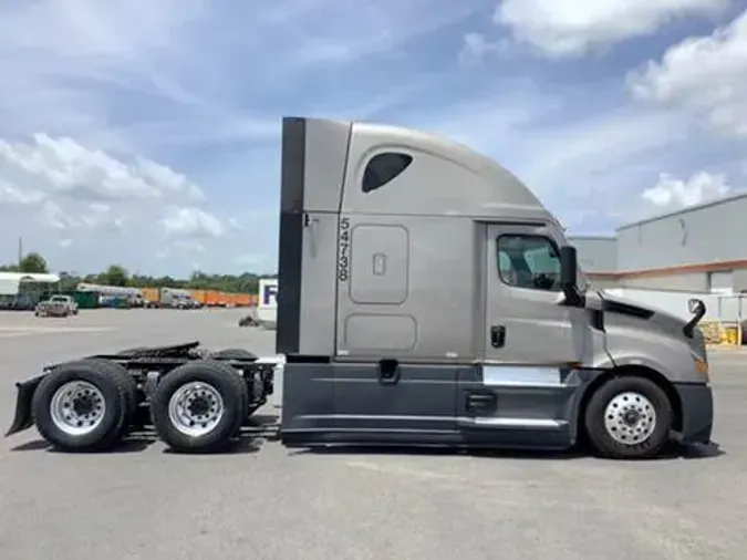 2023 Freightliner Cascadia