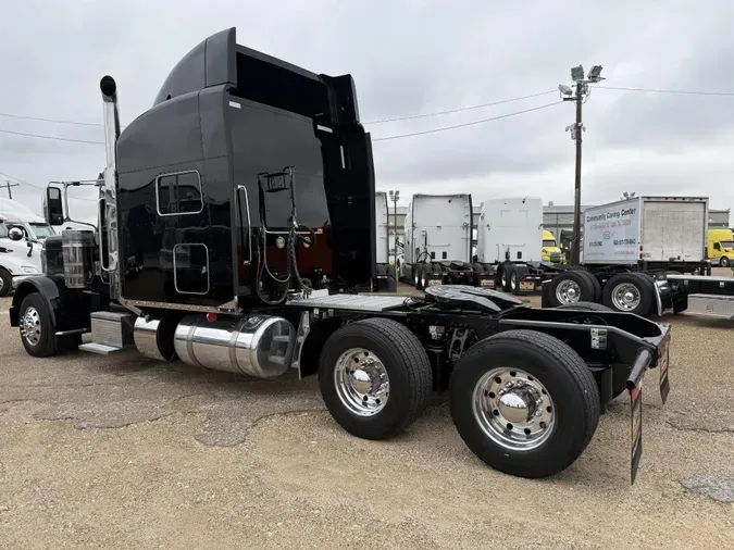 2022 Peterbilt 389