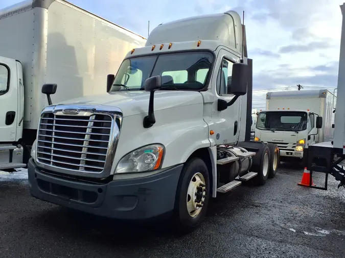 2018 FREIGHTLINER/MERCEDES CASCADIA 125