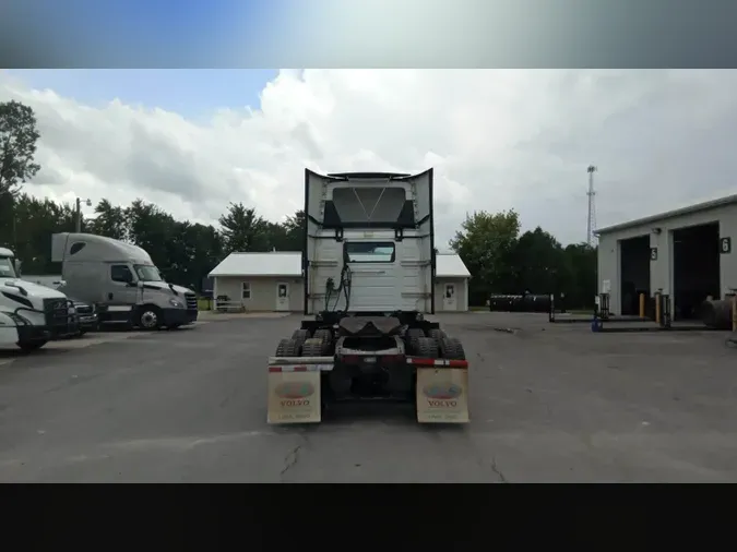 2020 Volvo VNL300