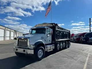 2019 Mack GR64F M359