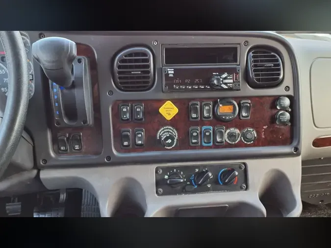 2021 FREIGHTLINER/MERCEDES M2 106b2a0f4fdb691bf102de1bc0528624df9