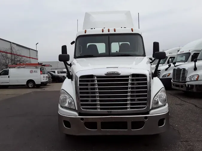 2016 FREIGHTLINER/MERCEDES CASCADIA 125