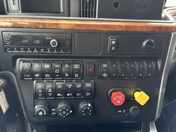 2022 International LT625b2a58c5999b9af5cea23b7982c34cd81