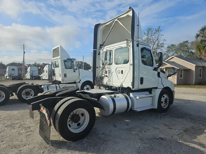 2020 FREIGHTLINER/MERCEDES NEW CASCADIA 126