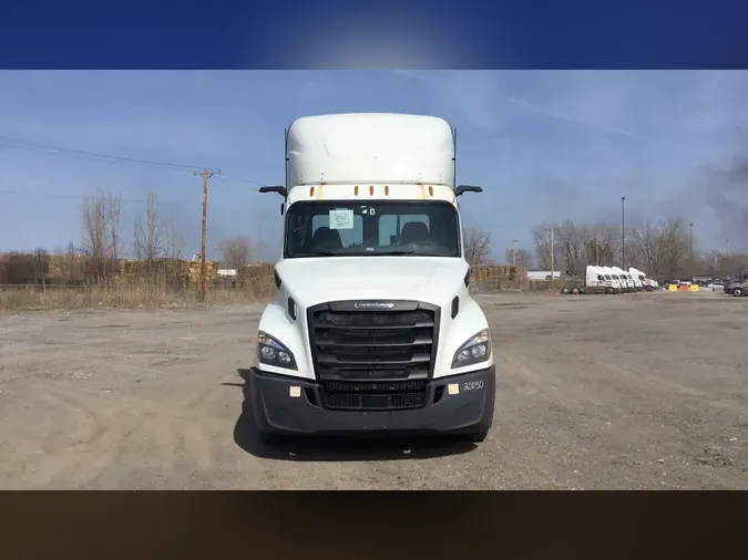 2020 Freightliner Cascadia 126