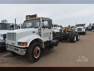 2002 INTERNATIONAL 4900