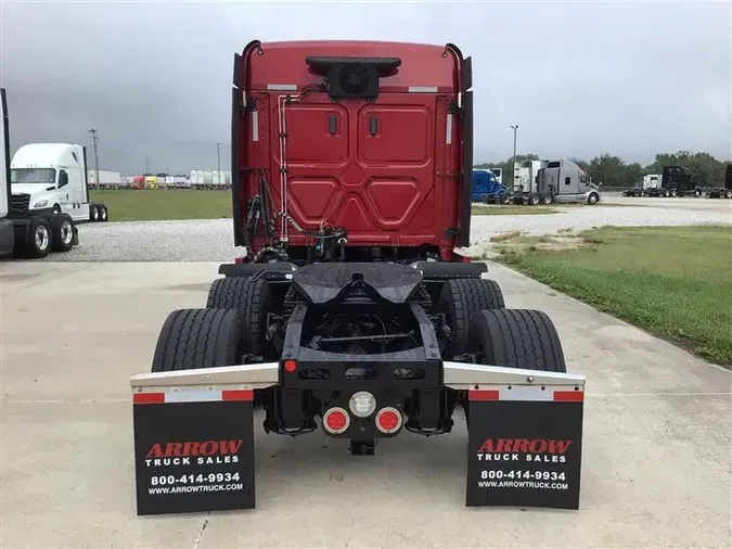 2019 FREIGHTLINER CA126