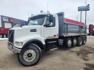 2008 VOLVO VHD64FT200