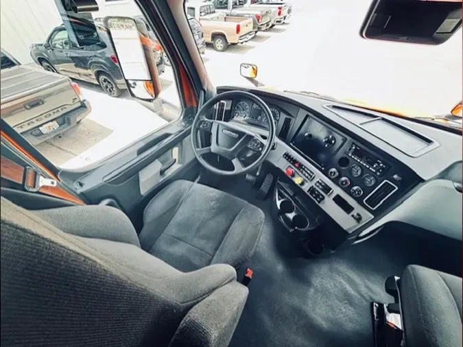 2022 FREIGHTLINER CASCADIA 126