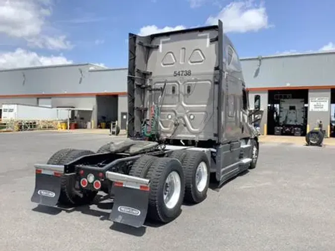 2023 Freightliner Cascadia