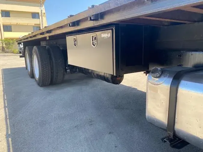 2018 Freightliner Business Class M2 106