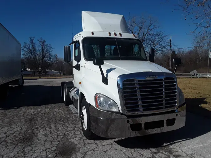 2016 FREIGHTLINER/MERCEDES CASCADIA 125