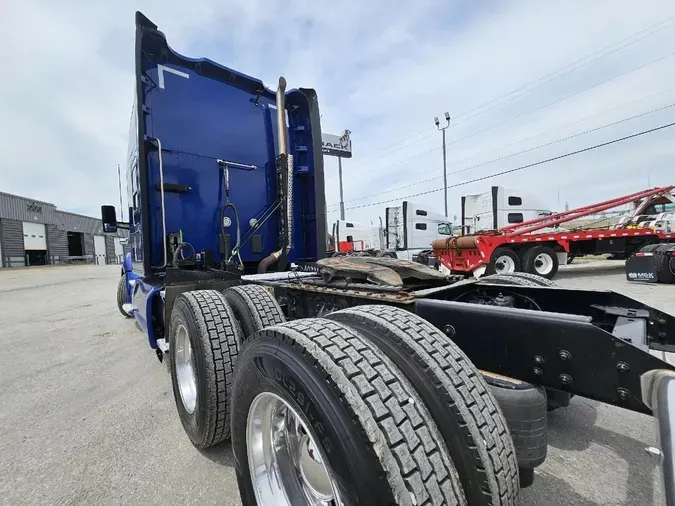 2022 KENWORTH T680
