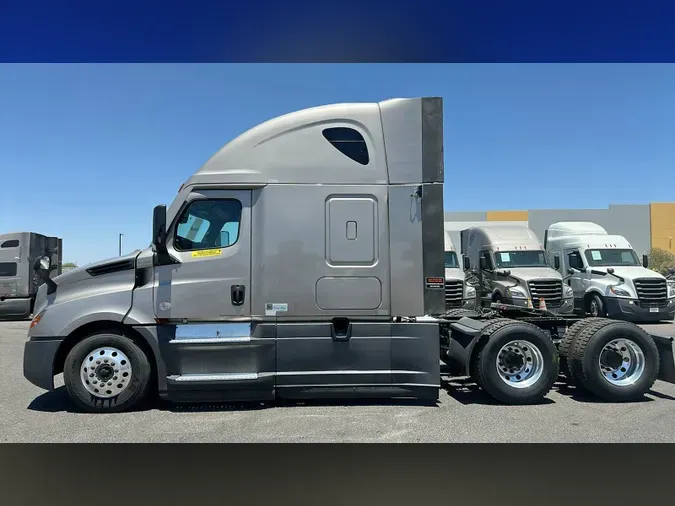 2022 Freightliner Cascadia 126
