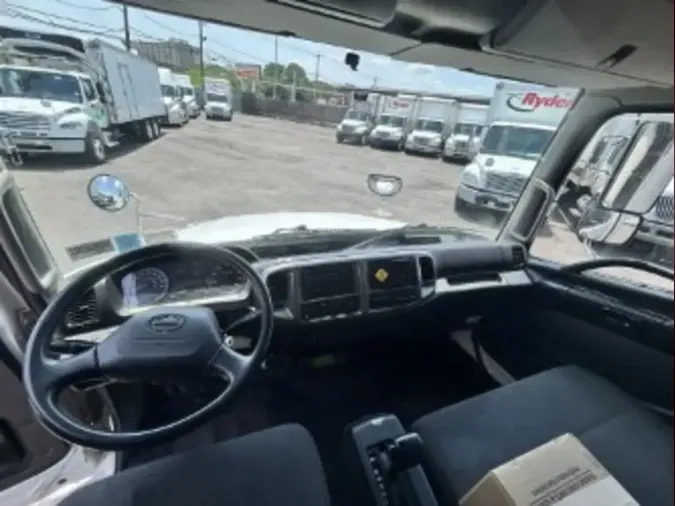 2019 HINO 268