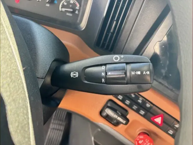 2022 Freightliner CA126SLP