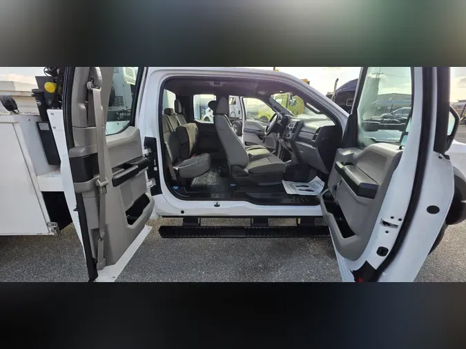 2017 Ford F-550b2c79666995527c67cd63d4bf4feed7c