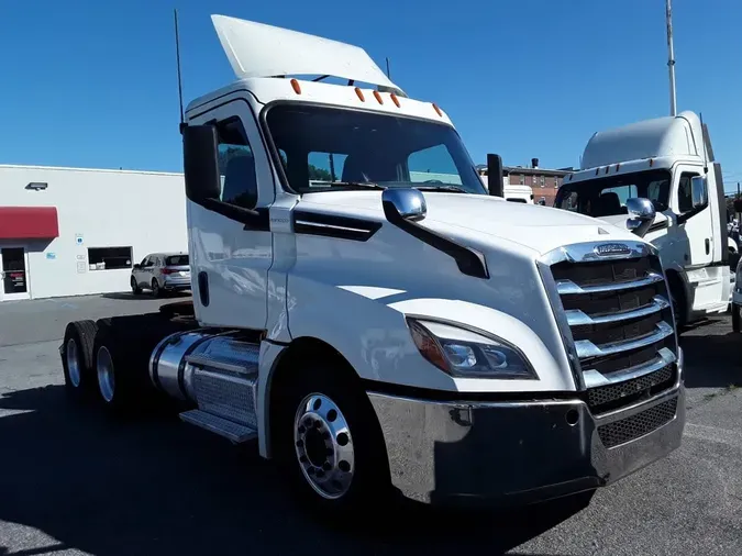 2019 FREIGHTLINER NEW CASCADIA PX12664