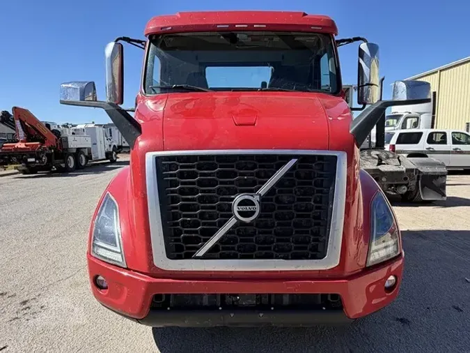 2023 VOLVO VNR64T300b2ce4d91abc51fd176d4c0139a3f0976