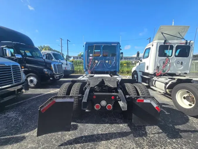 2017 FREIGHTLINER CASCADIA 113