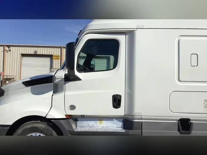 2020 Freightliner Cascadia 126b2d06041d4530c3df4f011beaacc5eb3