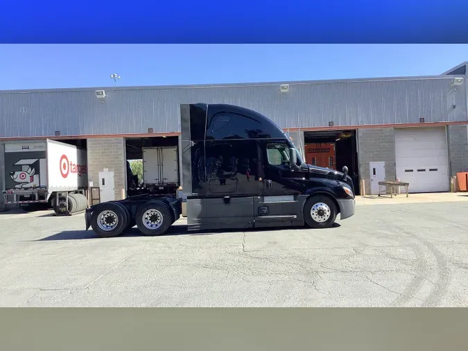 2023 Freightliner Cascadia 126b2d44df946d36f50a82c26ad9f2abc96