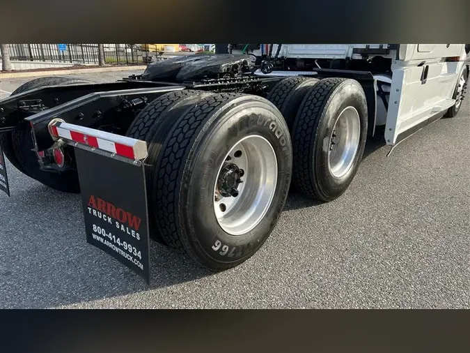 2020 FREIGHTLINER CA126